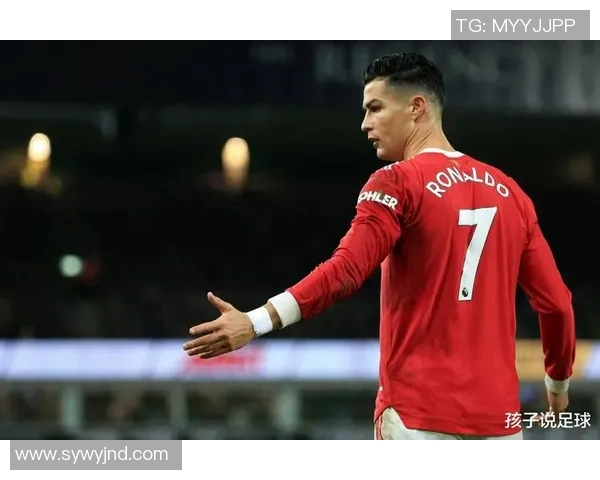 足球明星在赛场上的感人泪水瞬间揭示了他们背后的辛酸与坚持