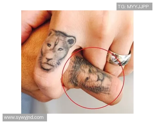 足球明星独特纹身图案解析展现个性与信仰的艺术魅力