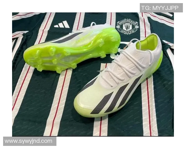 足球明星们的鞋子选择揭秘及其对比赛表现的影响分析